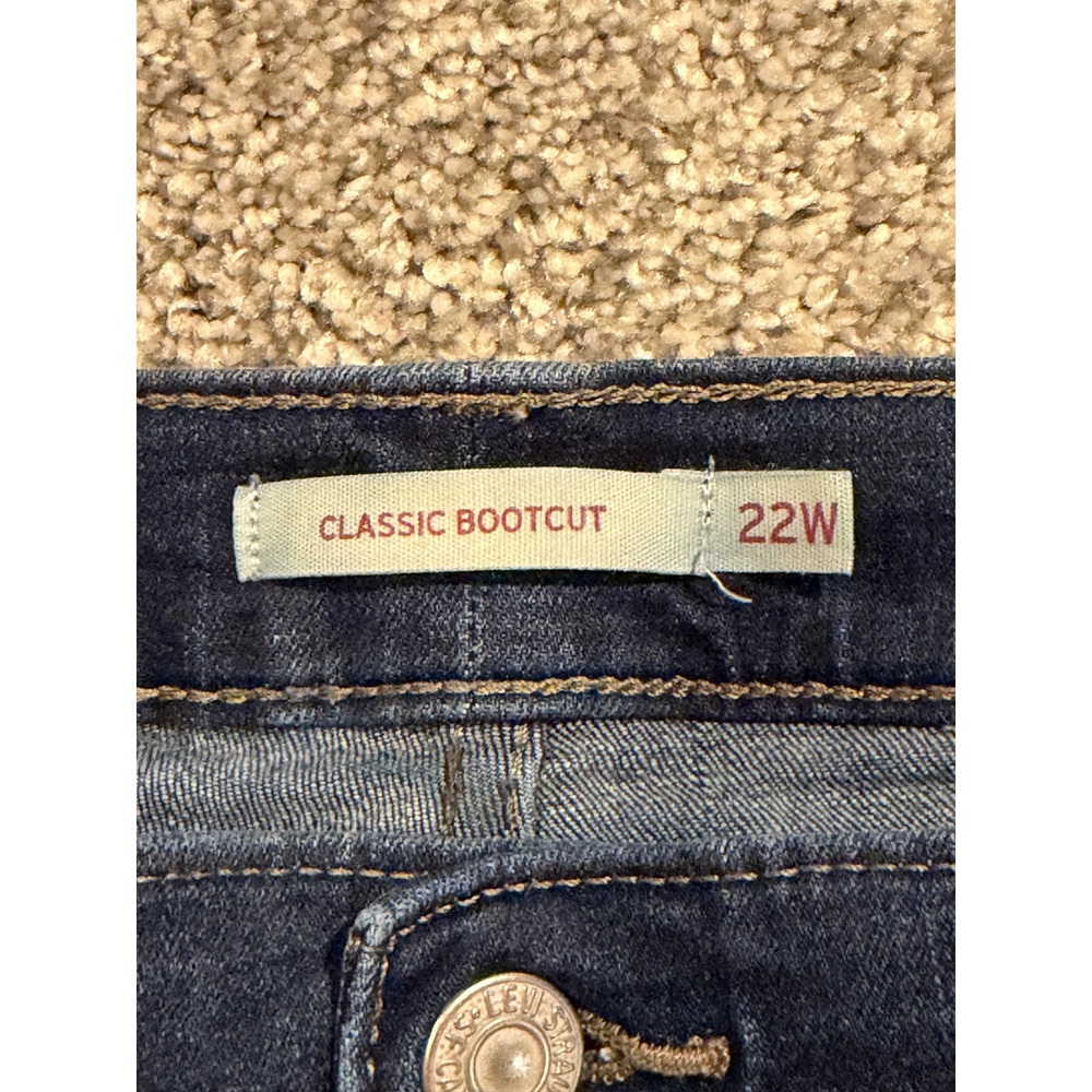 Levis Jeans Women 22W Blue Classic Bootcut Dark Wash Stretch Denim - Picture 3 of 9